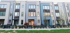 Modern Townhome Near Downtown walk to CWS!